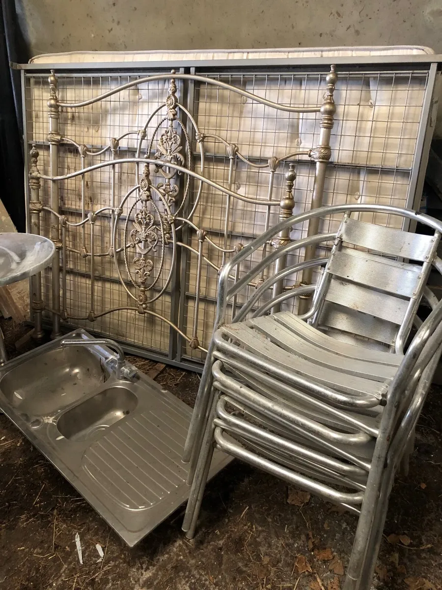 Double bed , Sink ,table,chairs - Image 2