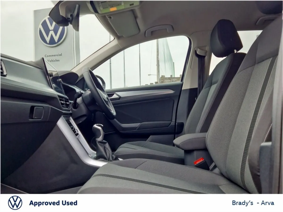 Volkswagen T-Roc Life 2.0 TDI 116BHP M6F 5DR - Image 4