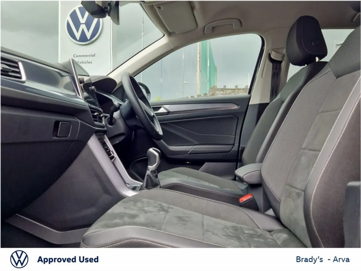 Volkswagen T-Roc Style 2.0 TDI 116BHP M6F - Image 4
