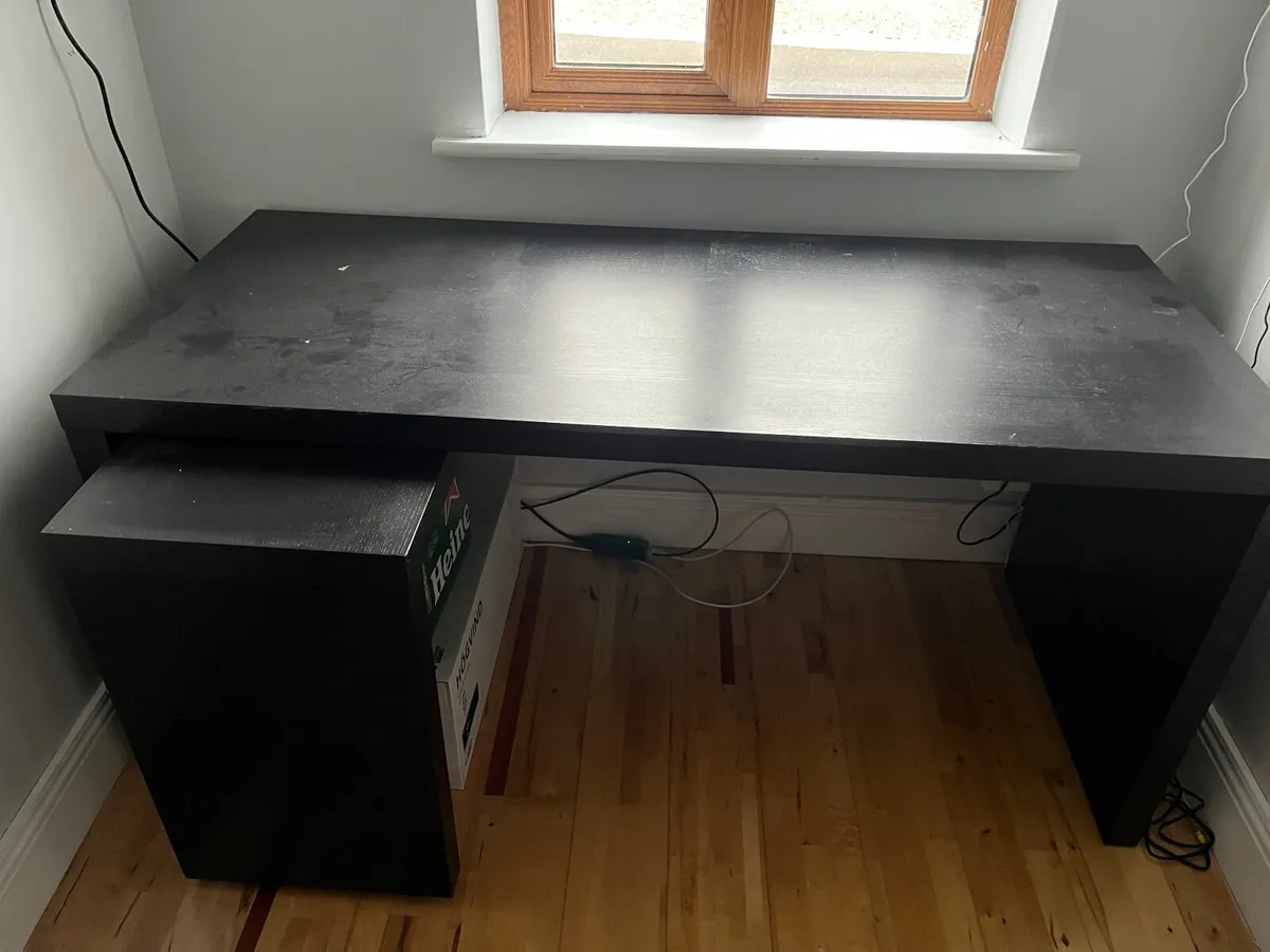 Office desk - Image 2