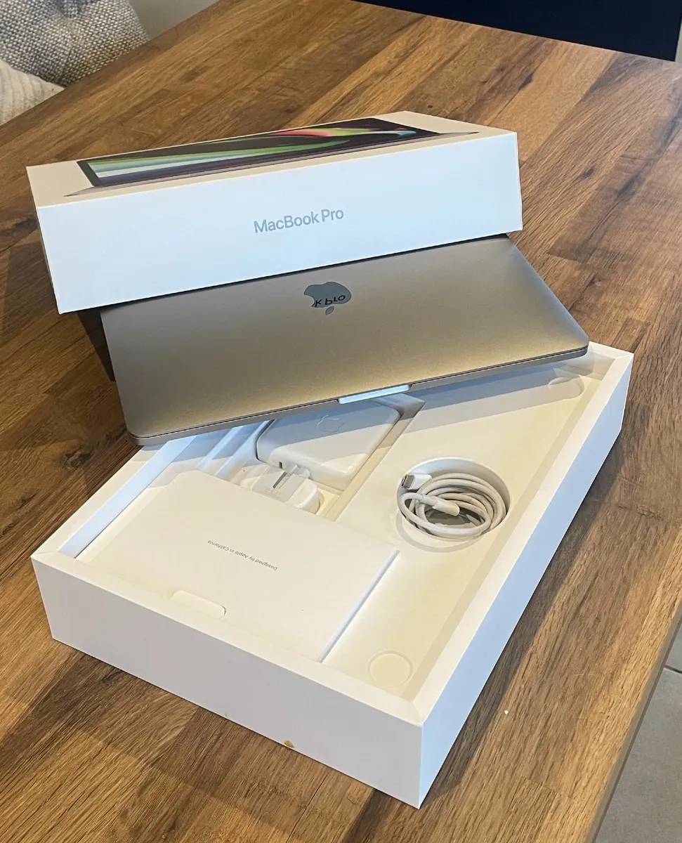 MacBook Pro M2 | 8GB | 512GB SSD - Image 2