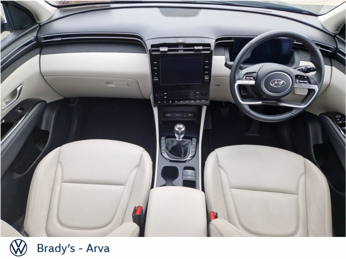 Hyundai Tucson Ix35 Executive 5DR - Image 2