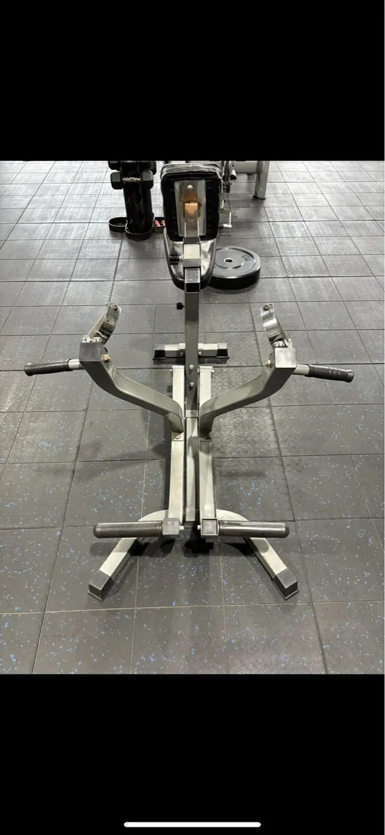 💥Gymano Plate Loaded Seated Row - €300 💥 - Image 1