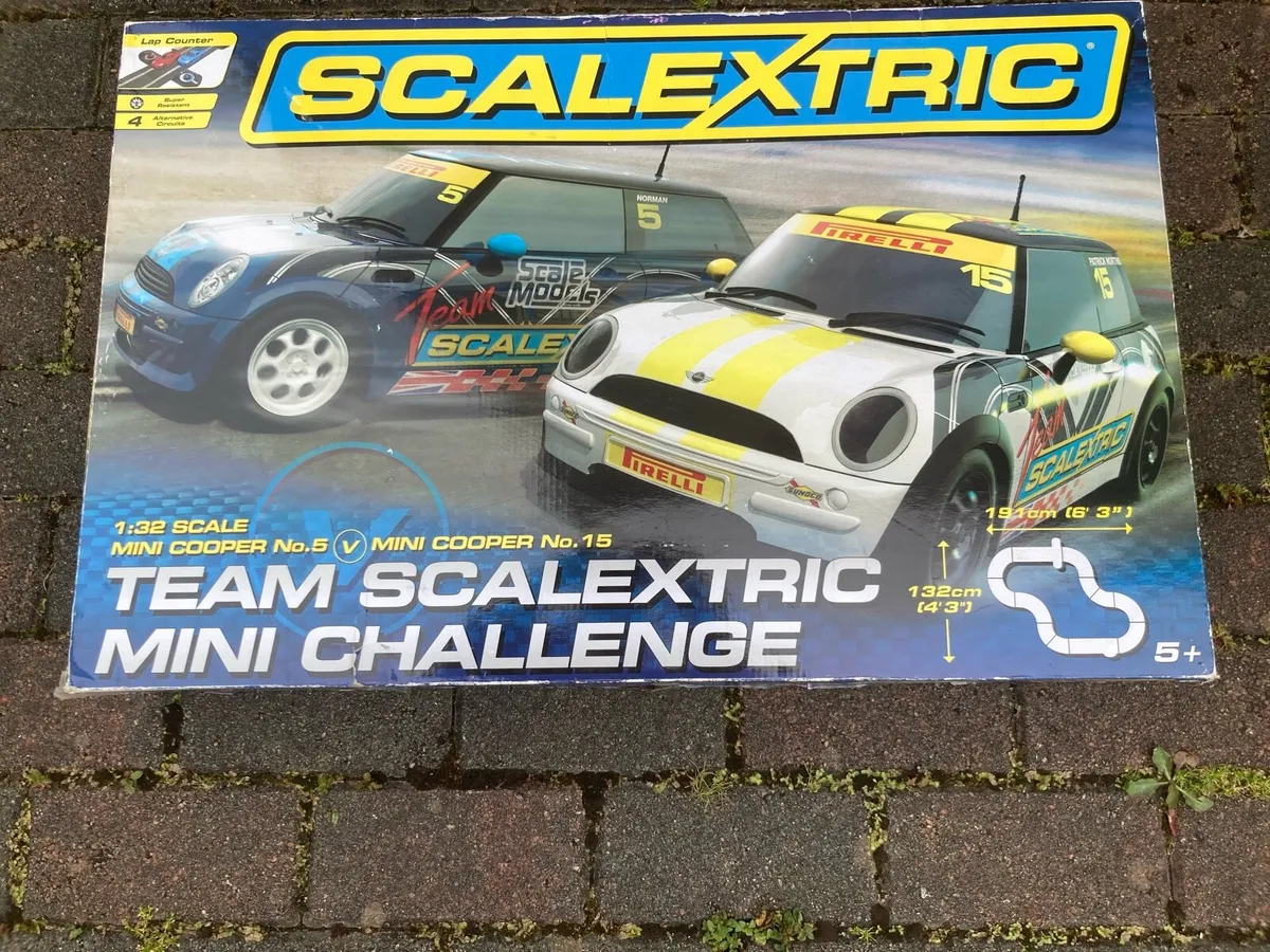 Scalextric racing set