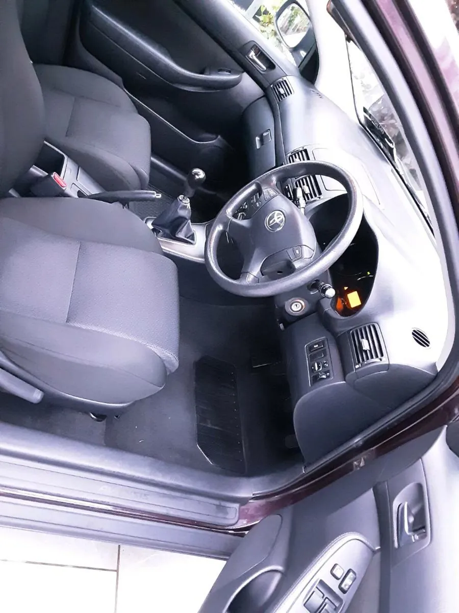 Toyota avensis just ncted low mileage - Image 3