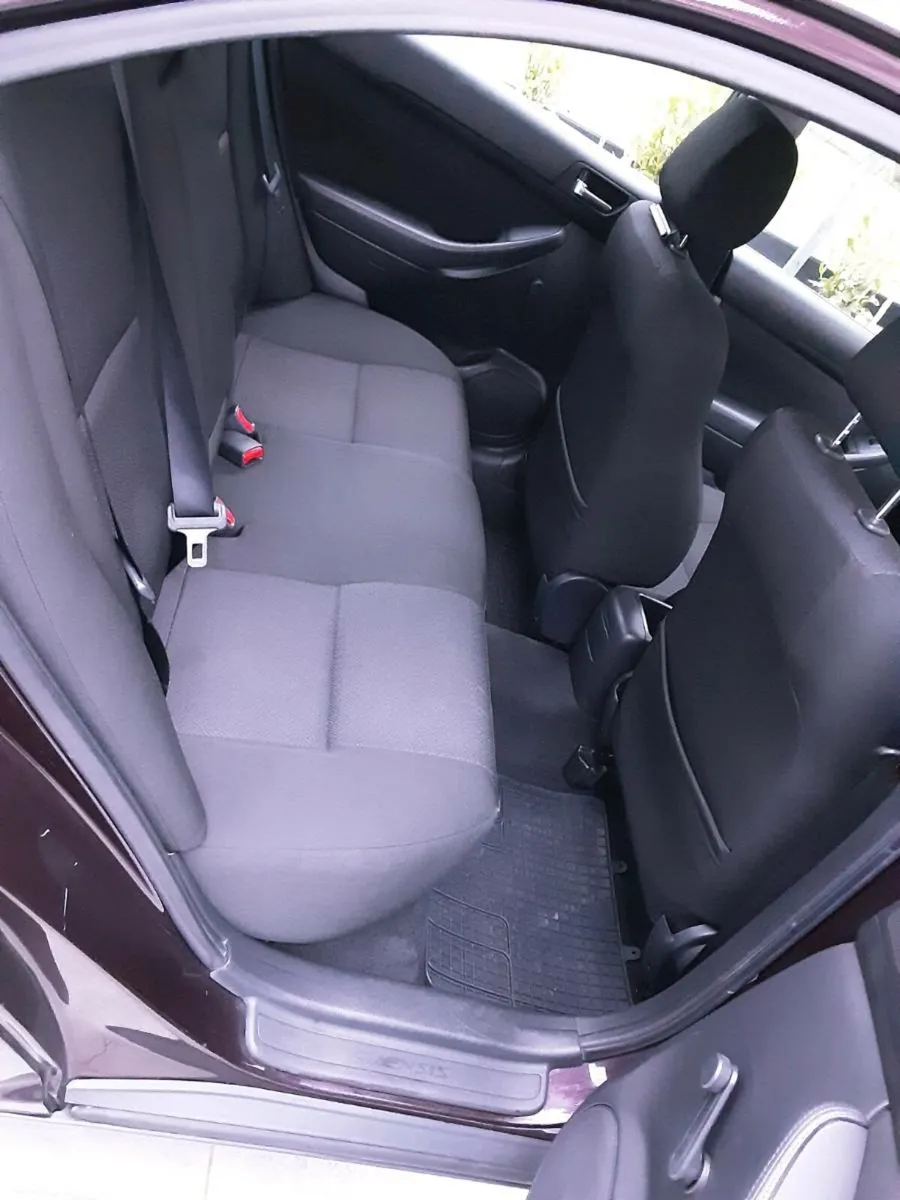 Toyota avensis just ncted low mileage - Image 4
