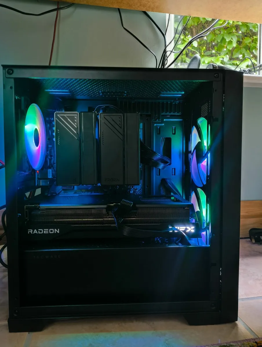 Fast GAMING PC. Rx 9070xt, r7 9700x, 32gb Ram, 2tb - Image 1