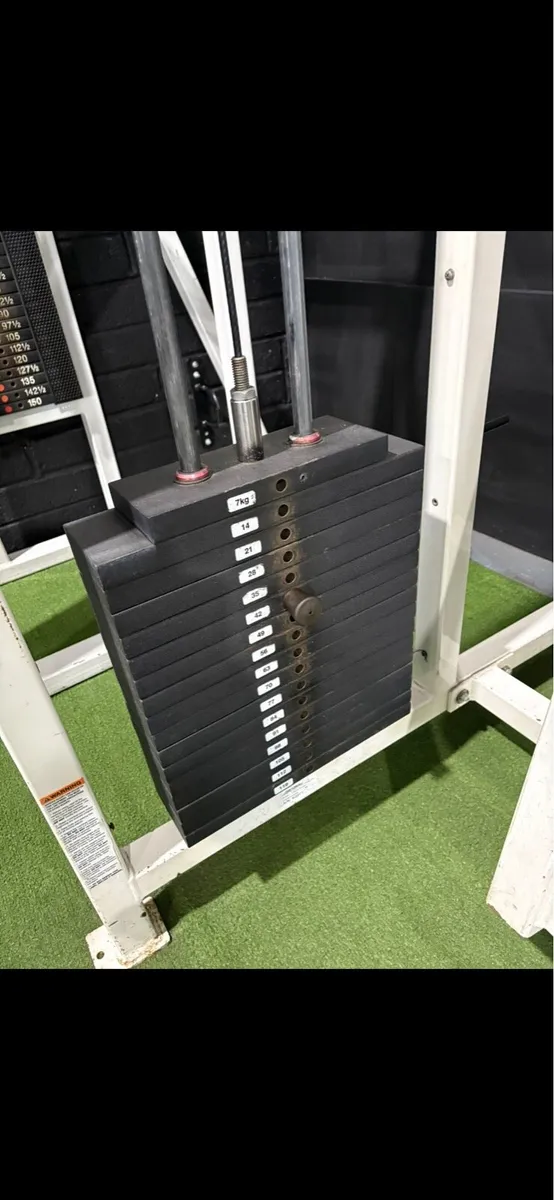 Life Fitness Pro 1 Chest Pres Machine - €400 - Image 2