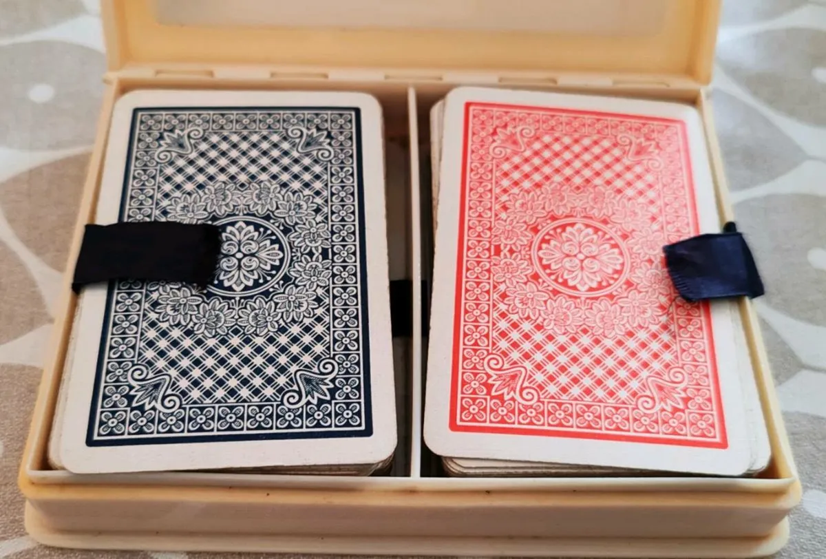 Vintage card box with cards - Image 2