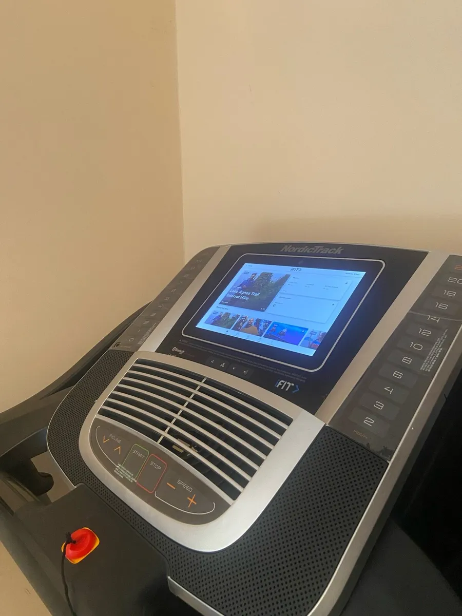 Nordictrack S45i Treadmill - Image 4