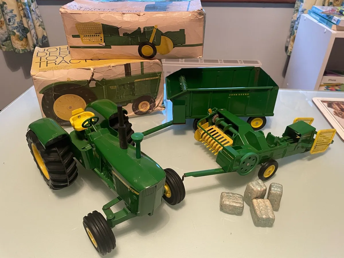 VINTAGE ERTL John Deere 5020 & Impliments 1:16 - Image 1
