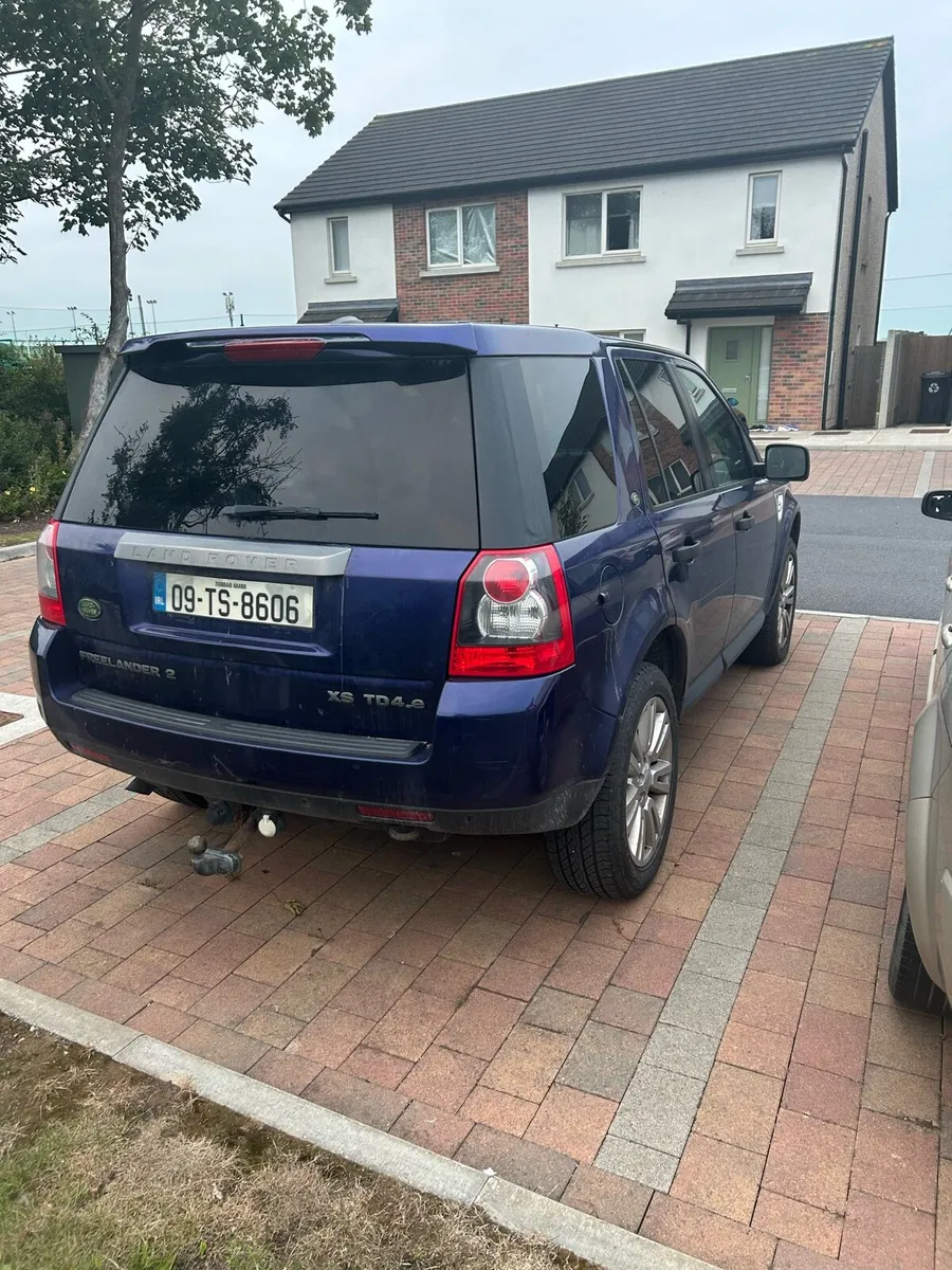 Land Rover - Image 3