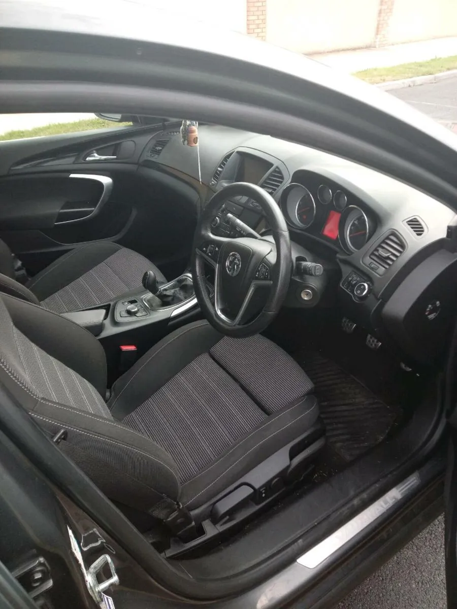 12 Vauxhall Insignia - Image 4