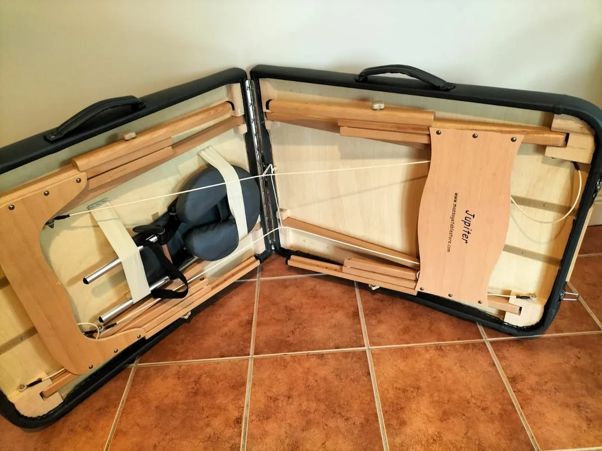 Massage Table -  excellent condition - Image 3