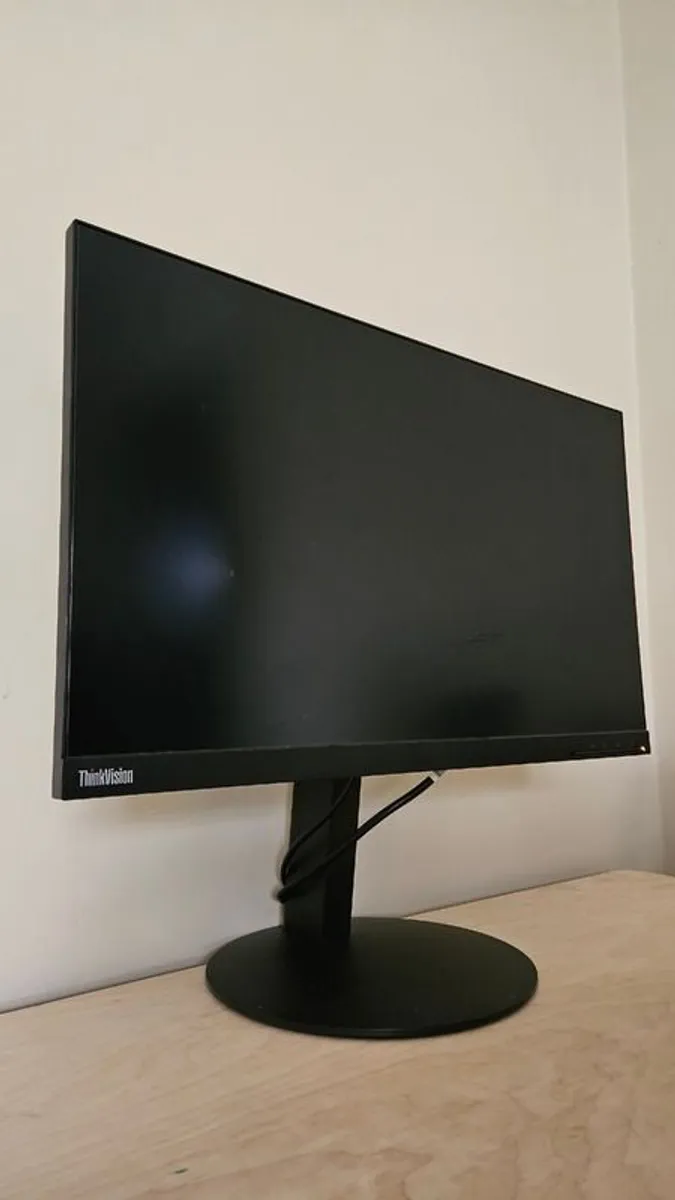 Lenovo Thinkvision 24in Monitor - Image 2