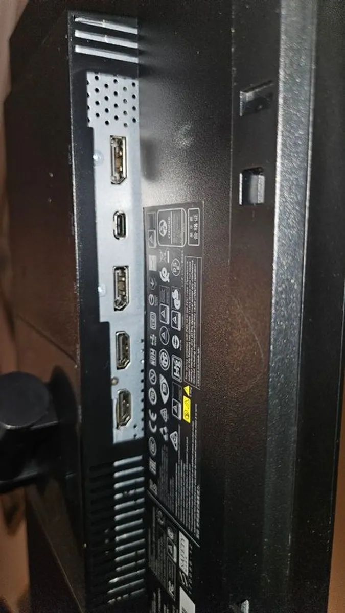 Lenovo Thinkvision 24in Monitor - Image 3