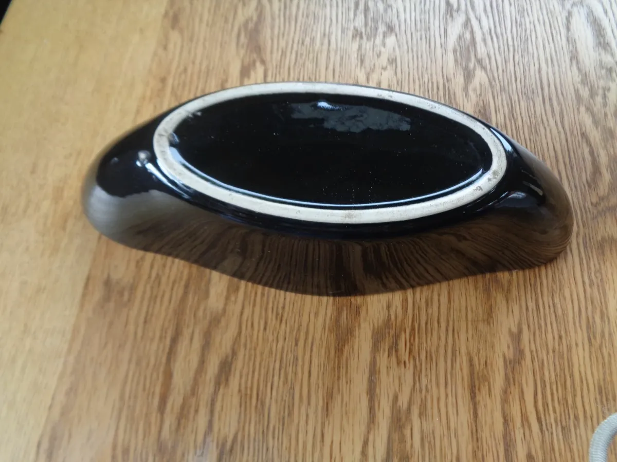 Vintage Wavy Ceramic Dish for Sale - Image 4