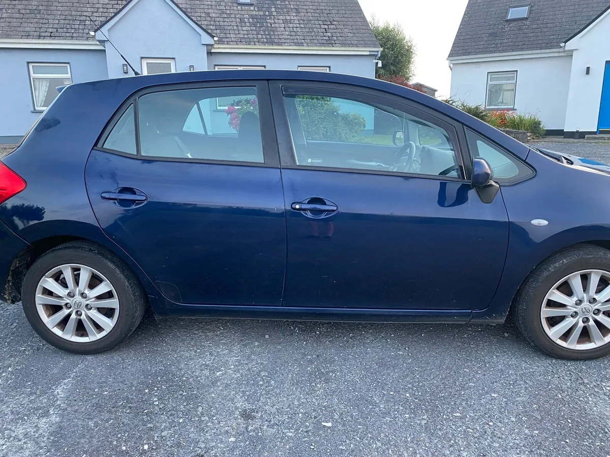 Toyota Auris - Image 2