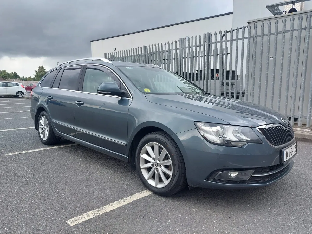 Skoda Superb Estate - Image 3
