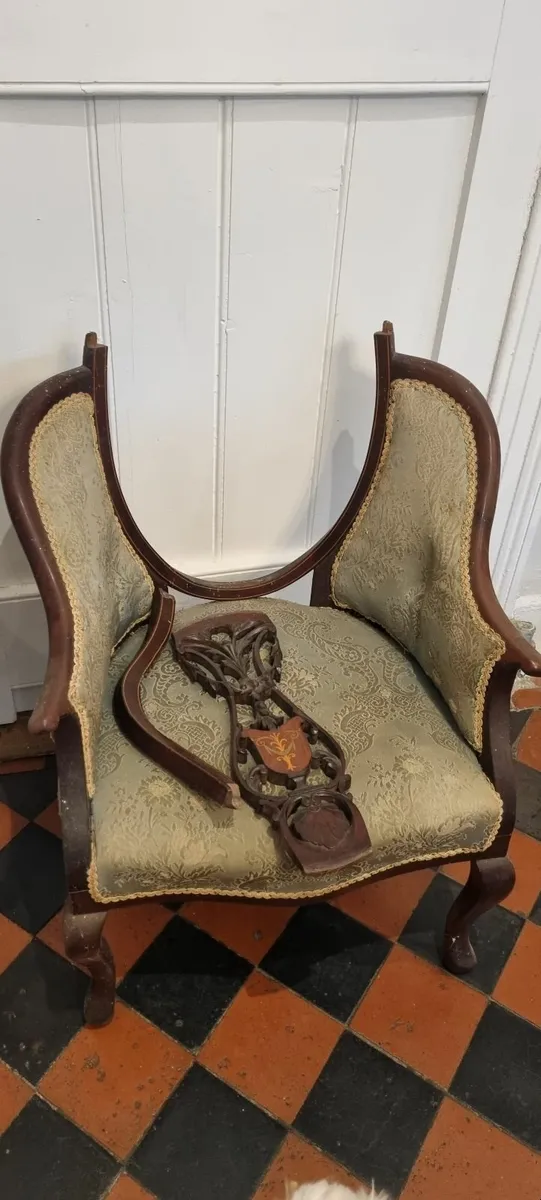Antique chairs for restoration - Image 1