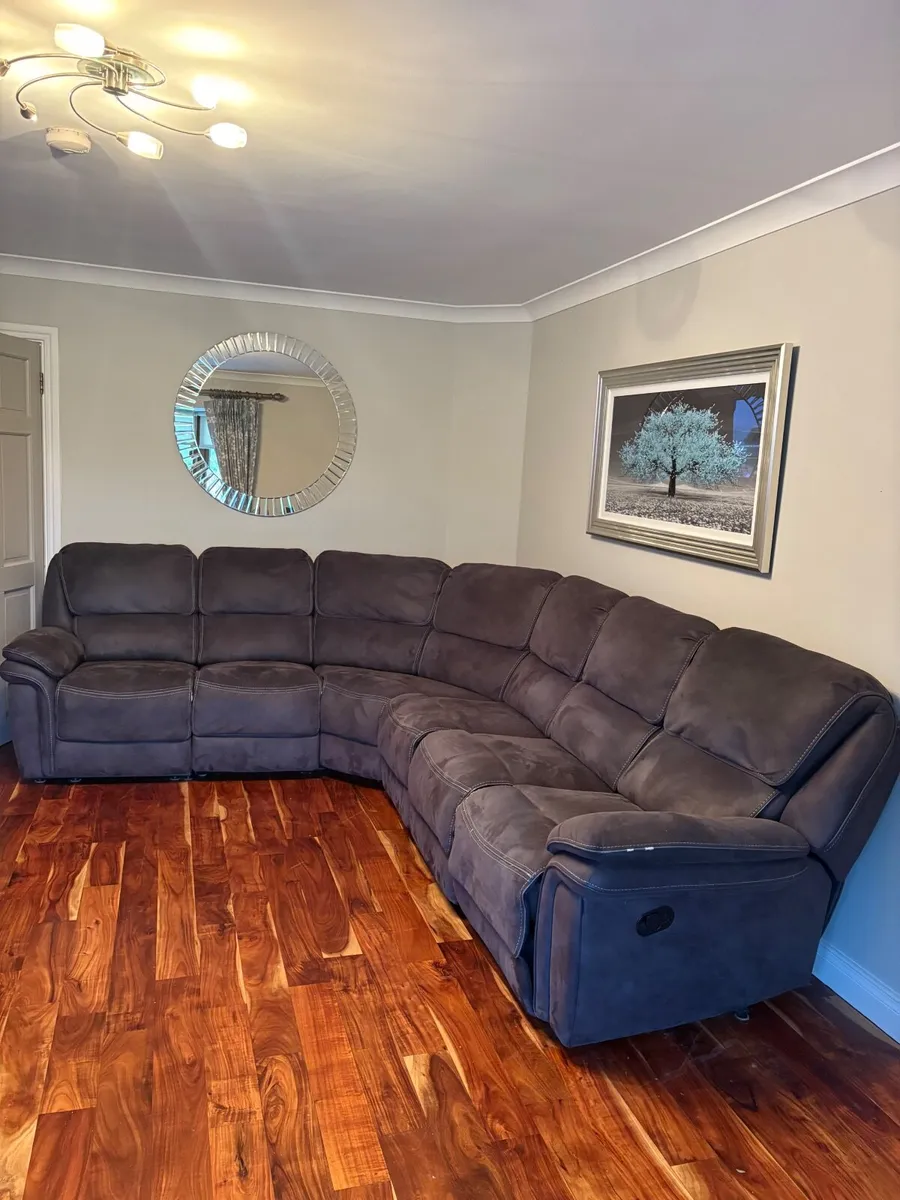 Grey corner reclining couch - Image 1