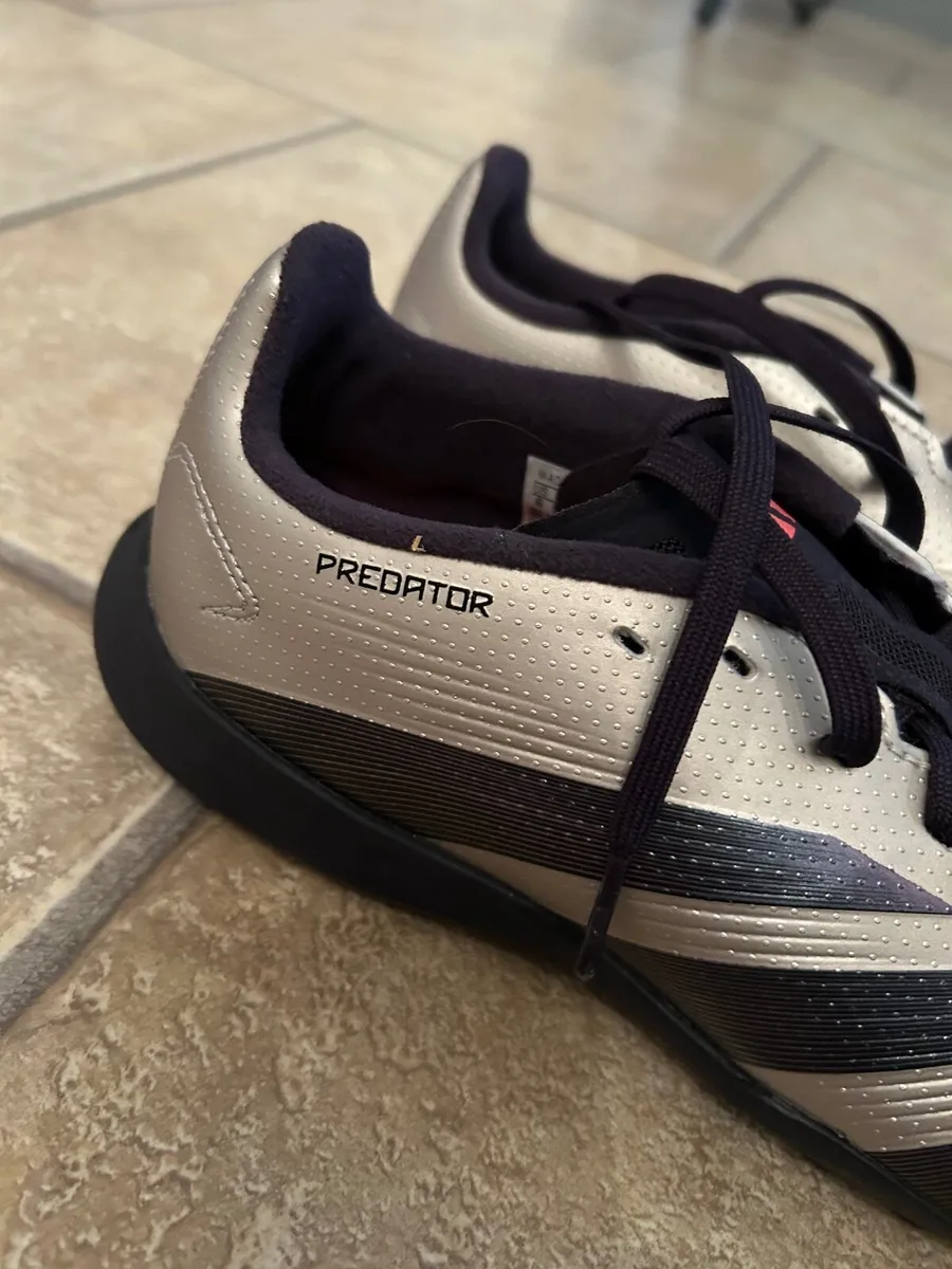 Adidas Predator astro runners - Image 2