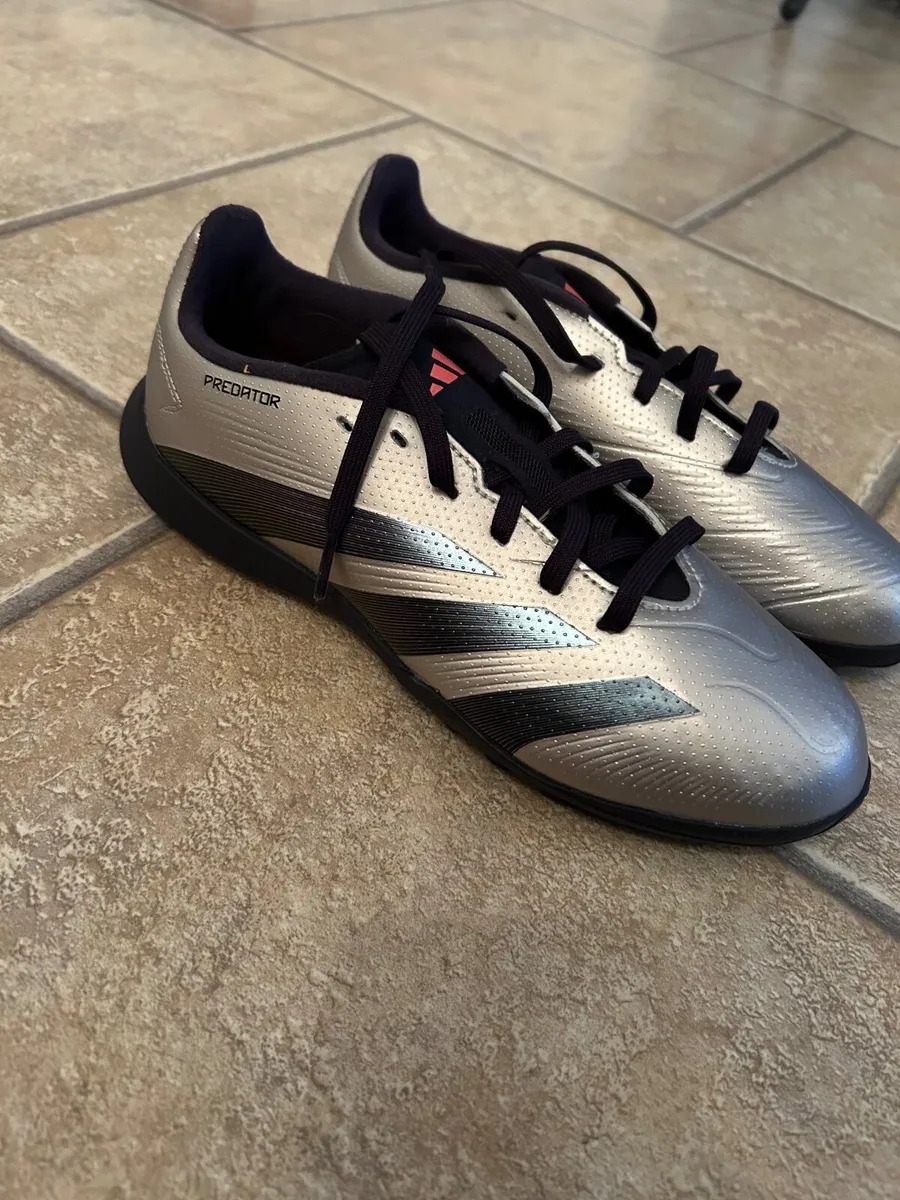 Adidas Predator astro runners - Image 1
