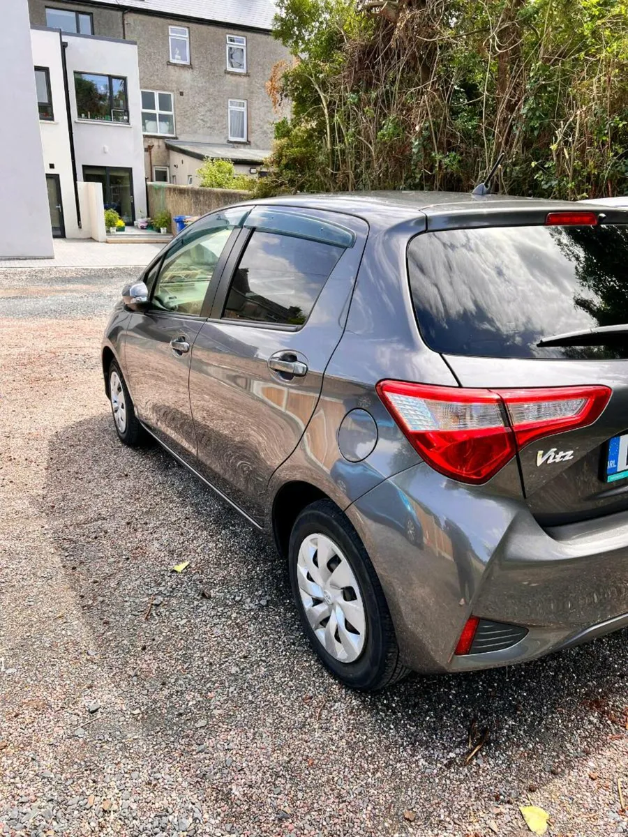 Toyota vitz 1.0 automatic - Image 3