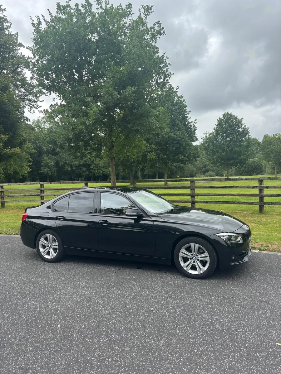 BMW 320d Sport low Miles - Image 3