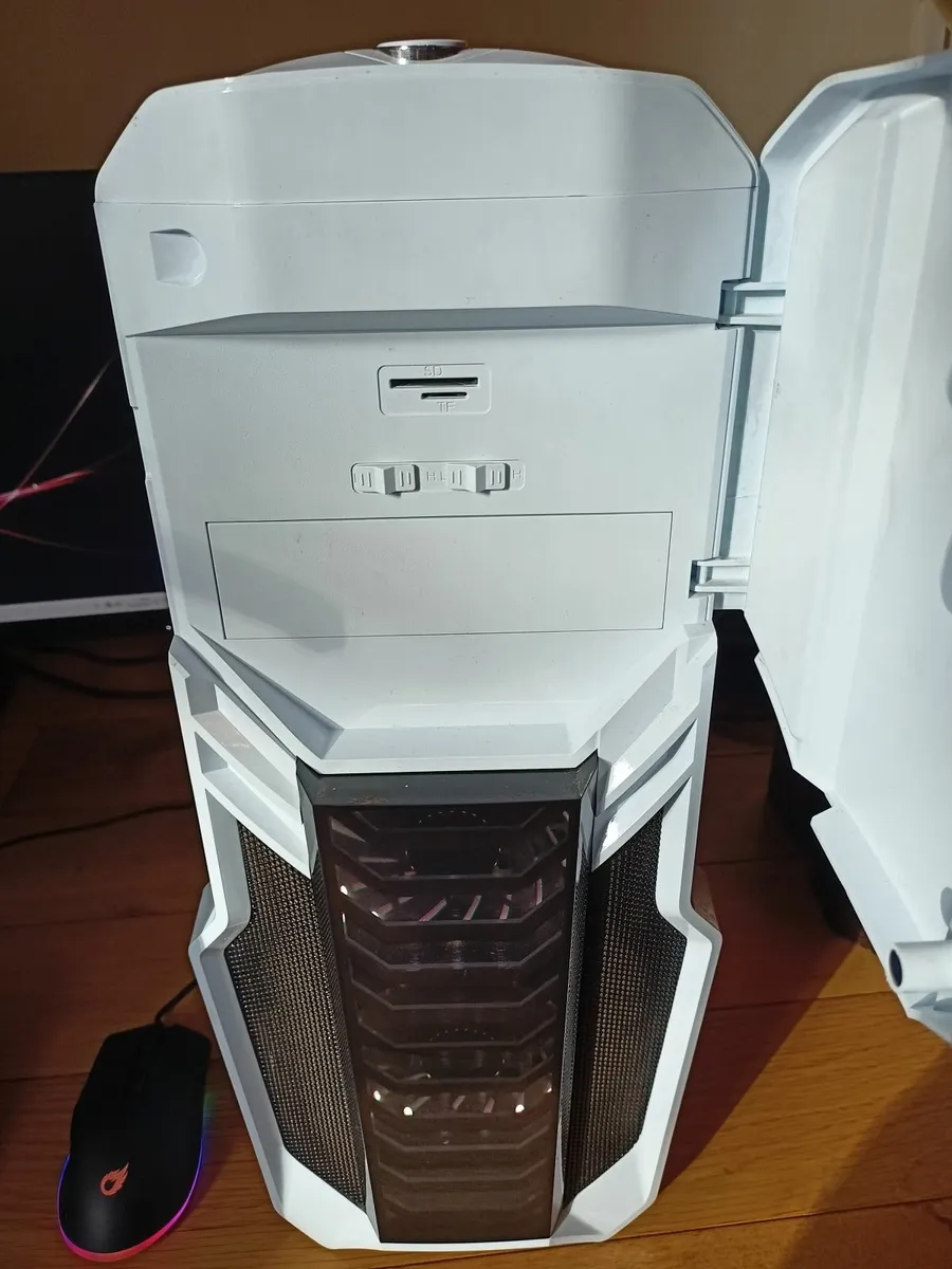 Gaming computer Ryzen 7 with monitor - Image 4