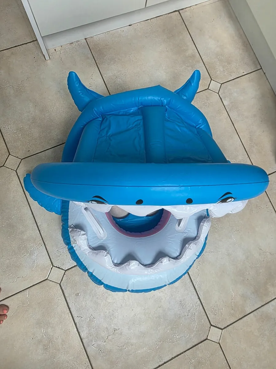 Inflatable swimming ring pool chair - Image 2