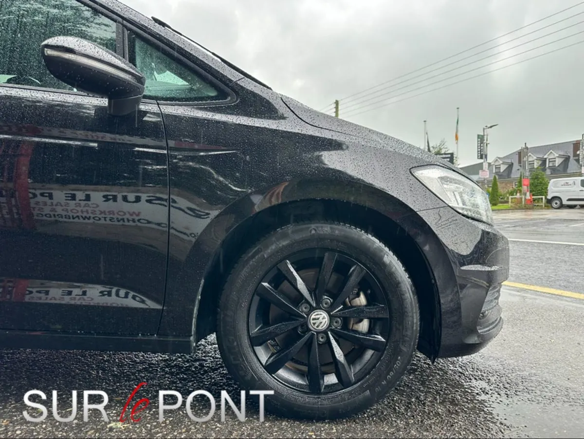 Volkswagen Touran 1.4 TSI Highline 7 Seater MPV - Image 2