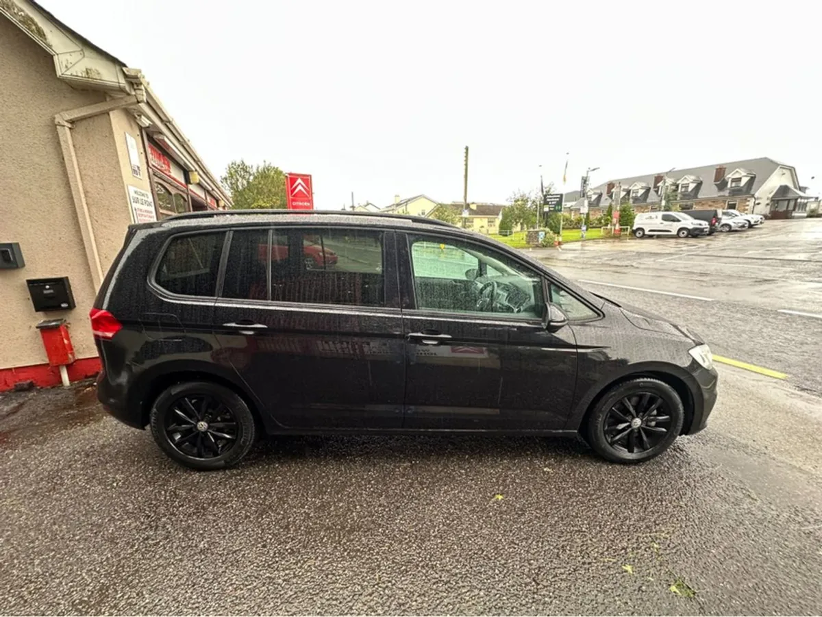 Volkswagen Touran 1.4 TSI Highline 7 Seater MPV - Image 2