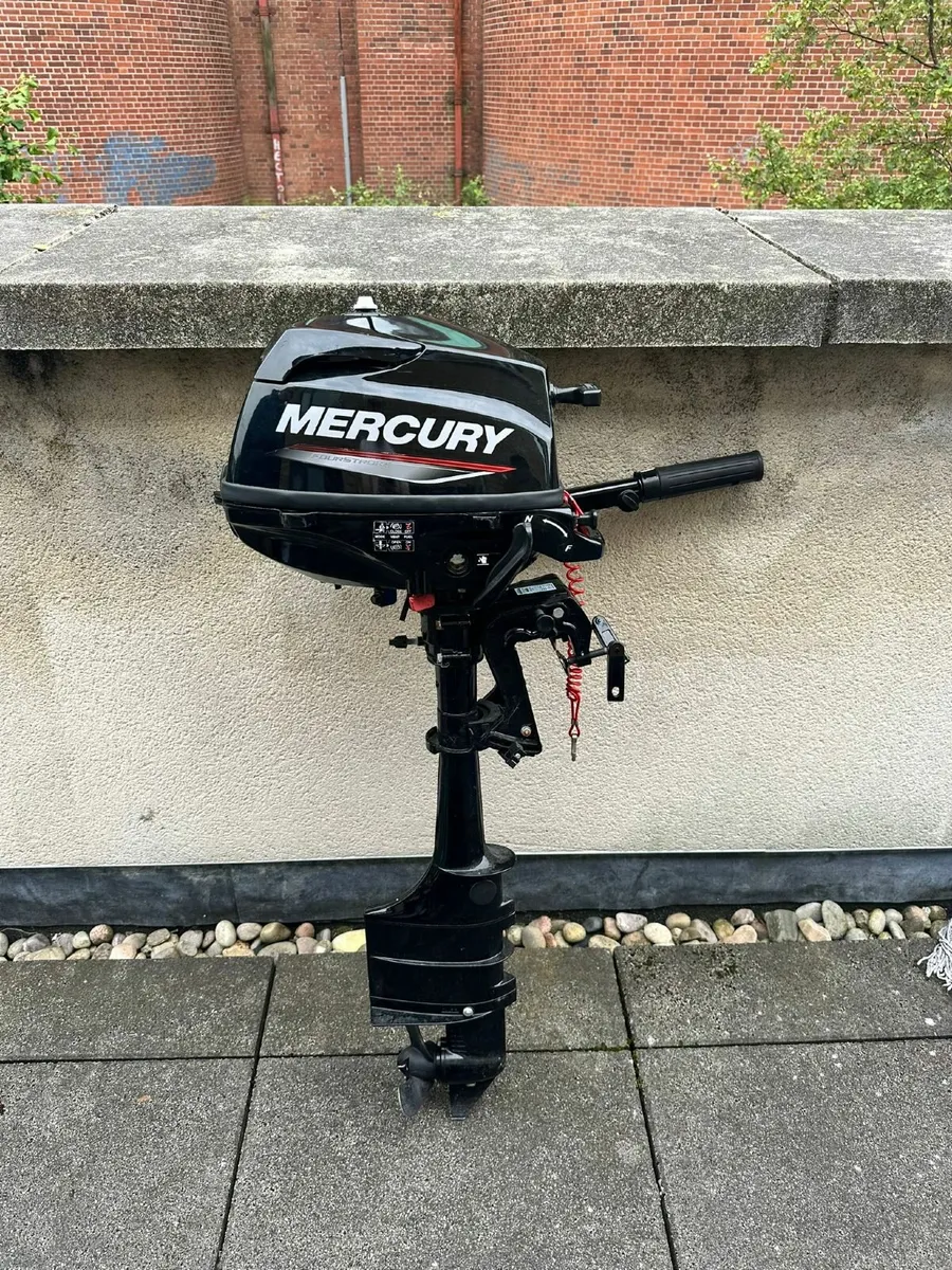 Mercury 3.5hp Outboard Boat Engine - Image 1