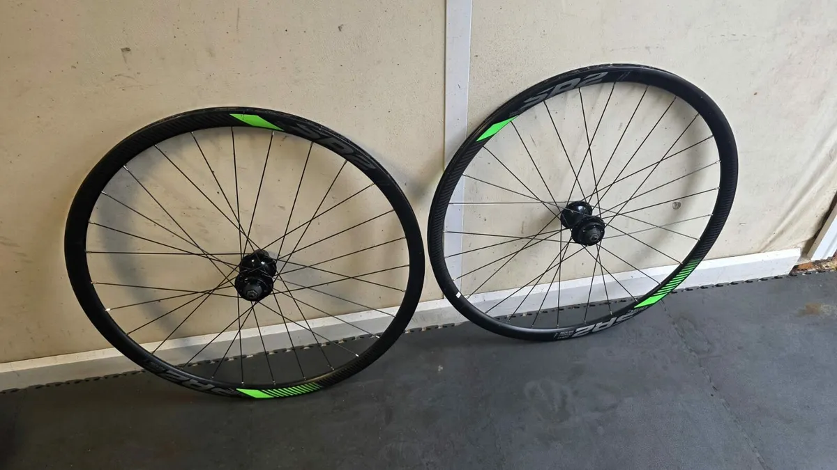 700x28 wheels - Image 1