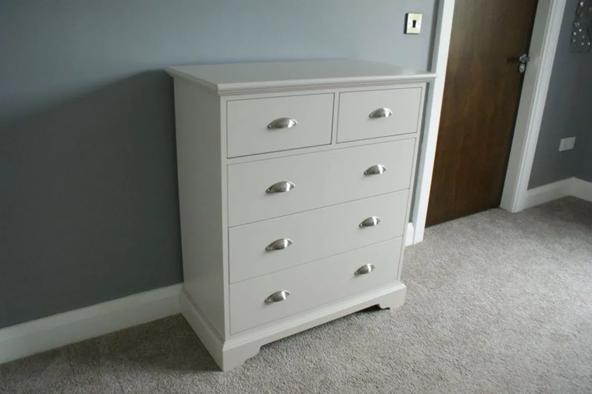 Bedroom furniture - Image 1
