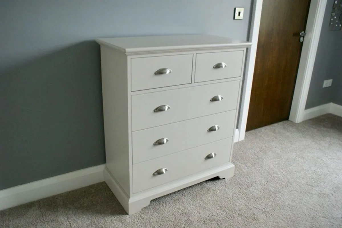 Bedroom furniture - Image 4