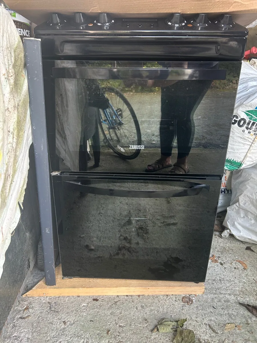 Oven - Image 1
