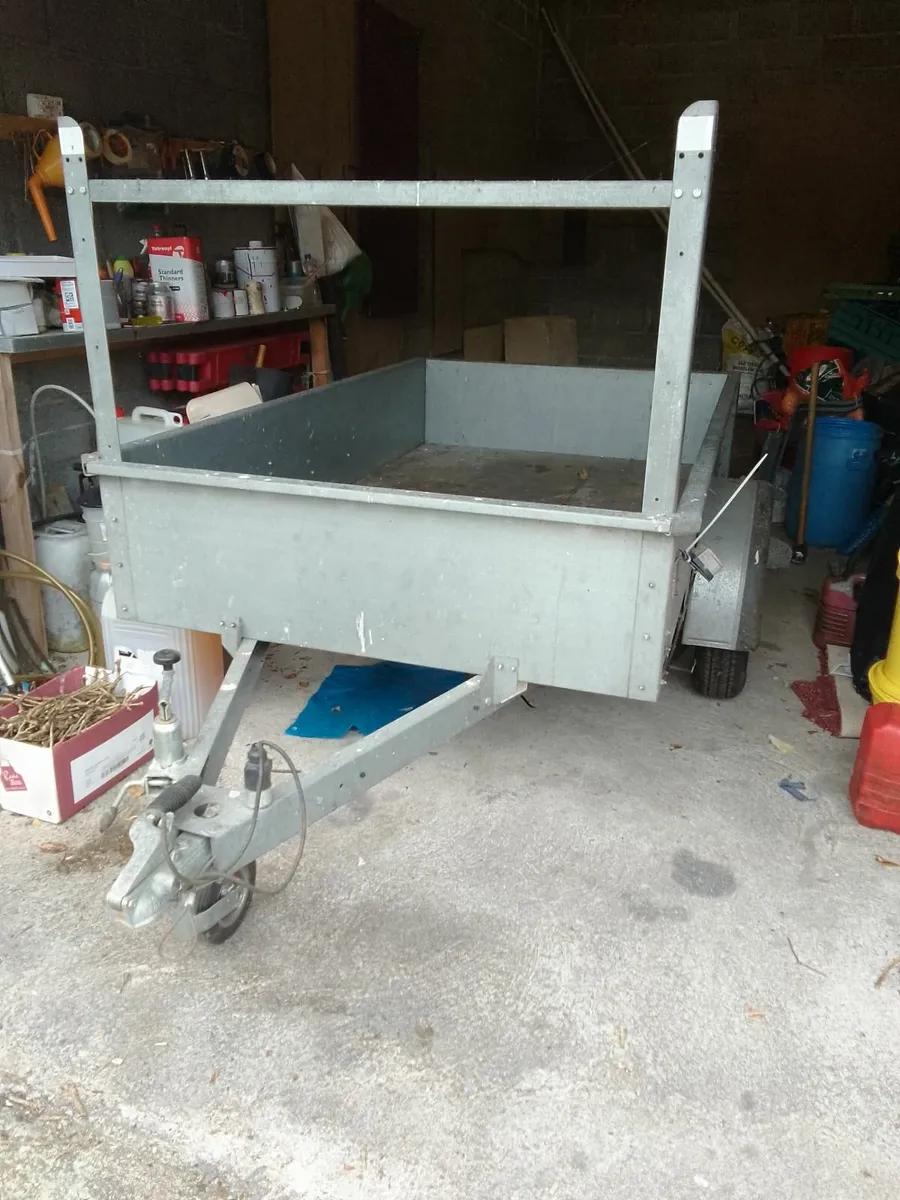Trailer - Image 1