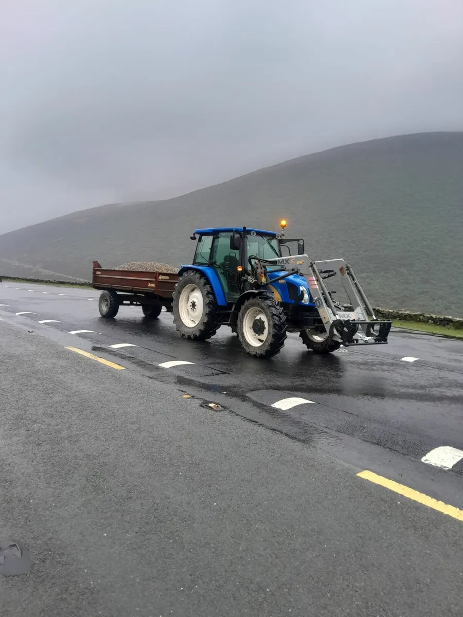 Tractor and tipping trailer hire