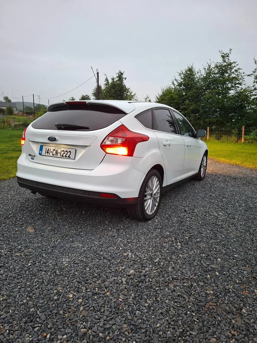 Ford Focus 2014 - Image 2