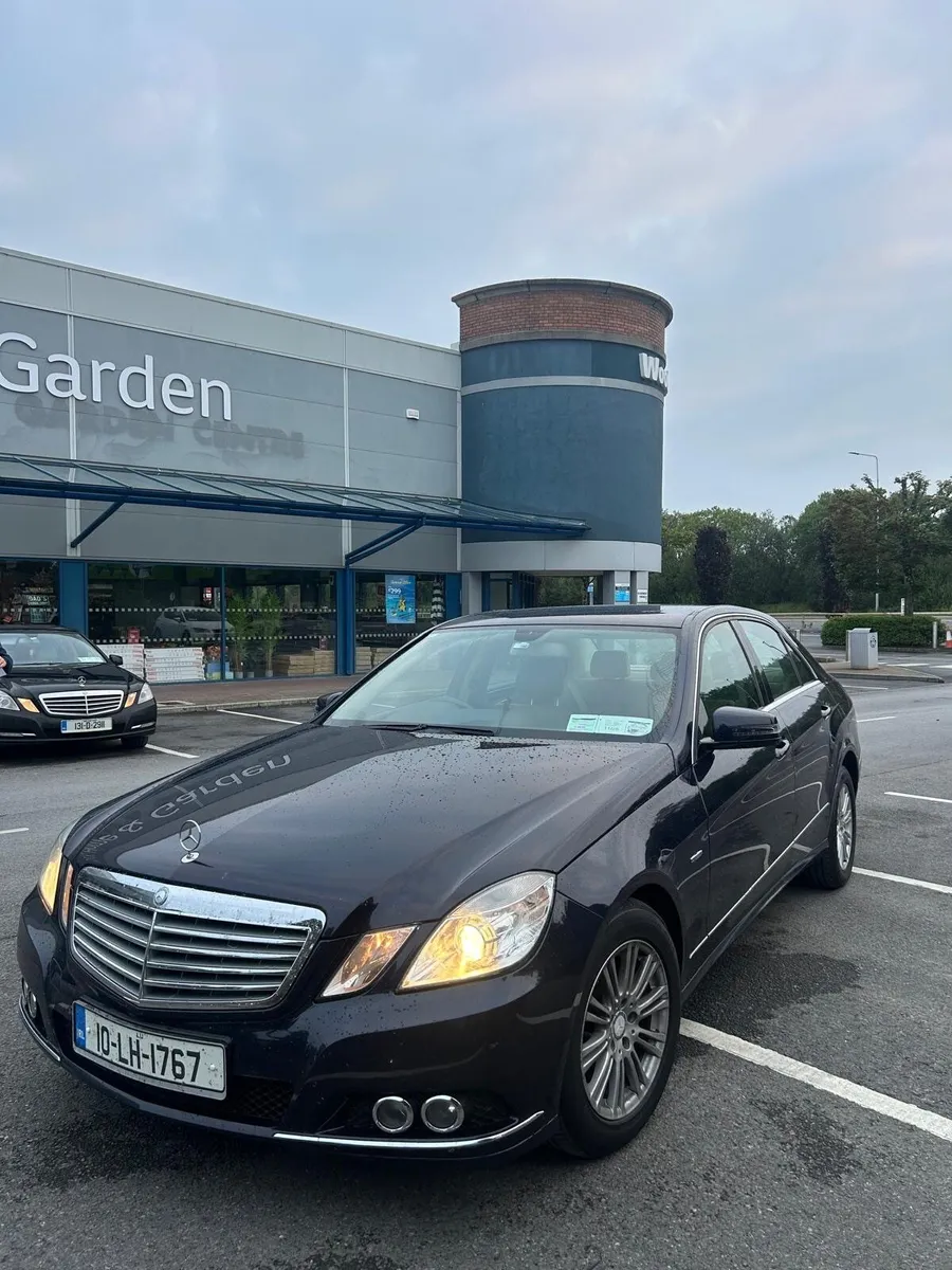 Mercedes-Benz E-Class 2010 - Image 1