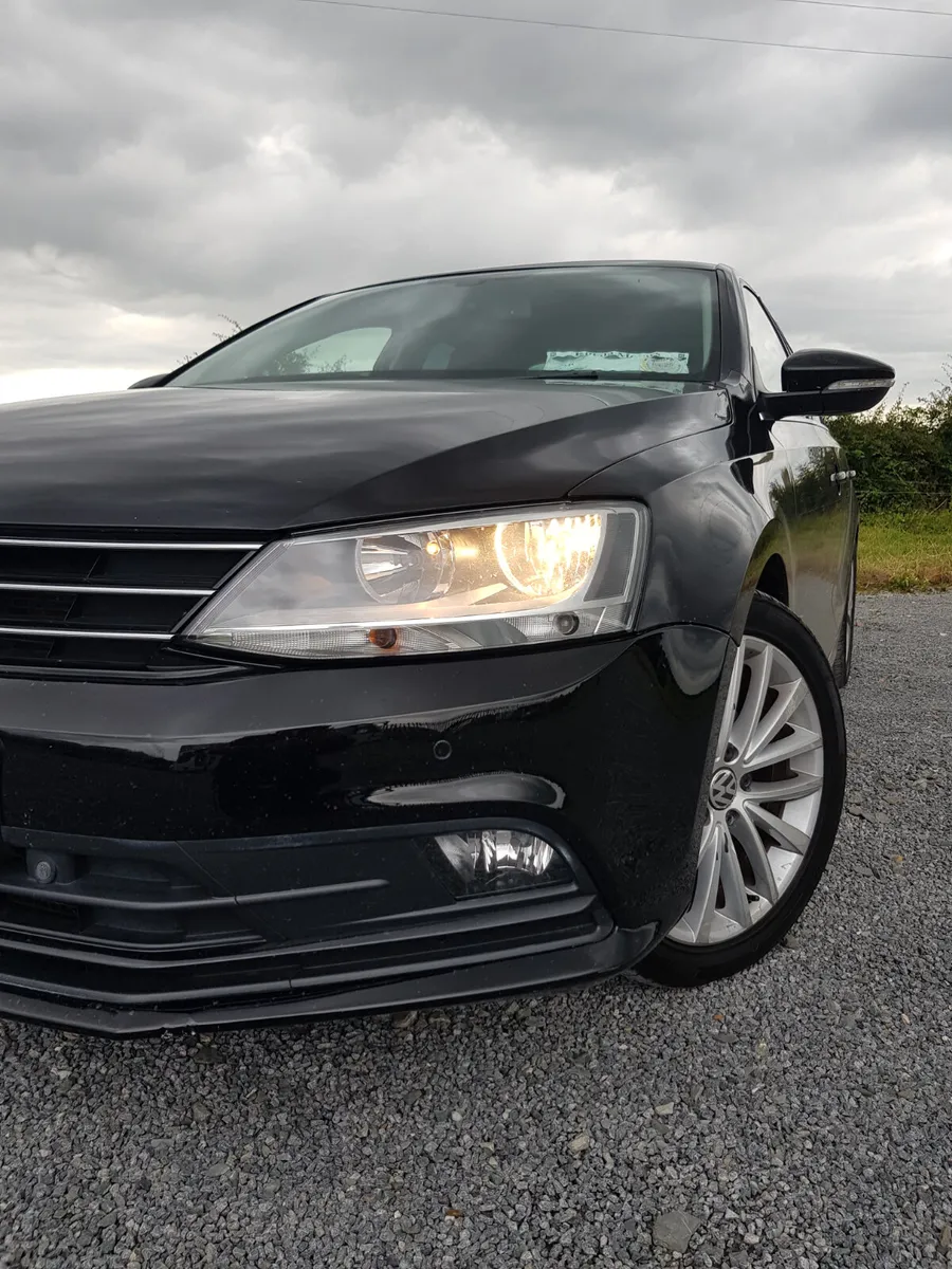 Volkswagen Jetta Highline, Warranty, low milage, - Image 3