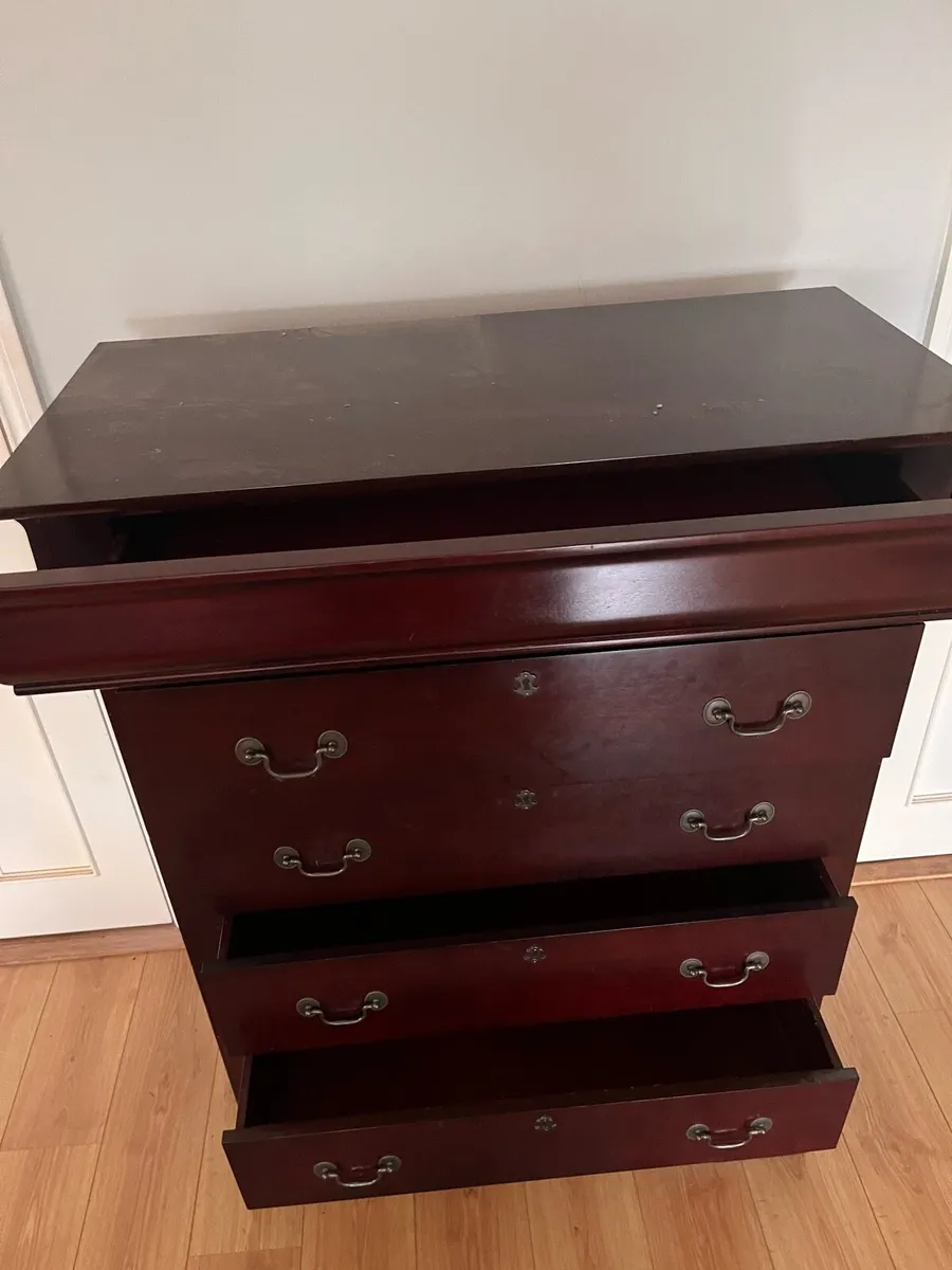 Bedroom furniture - Image 1
