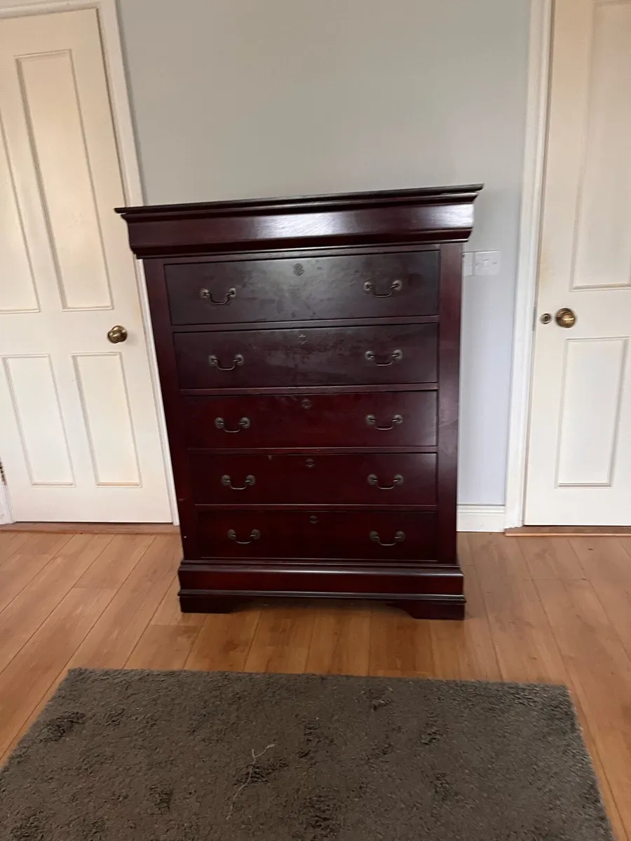 Bedroom furniture - Image 2