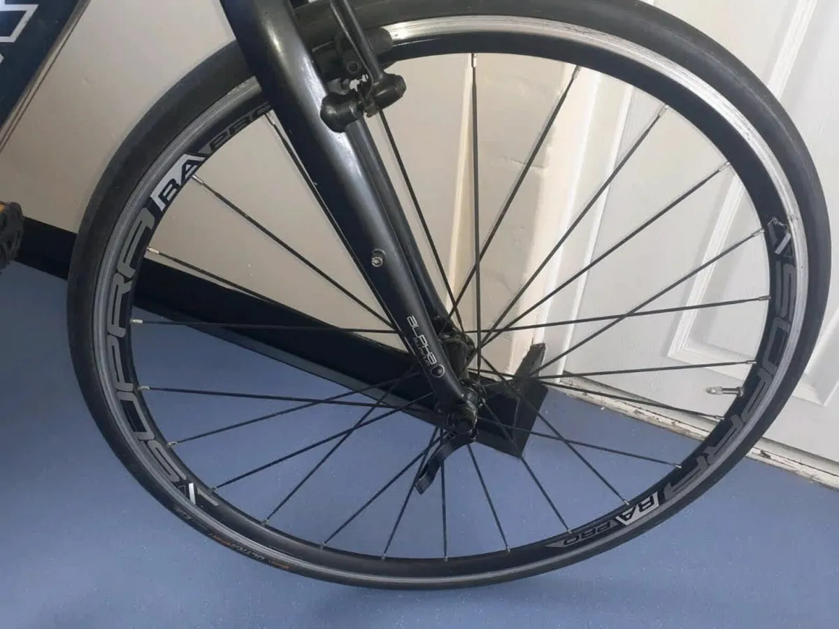 Hybrid bike - Image 2