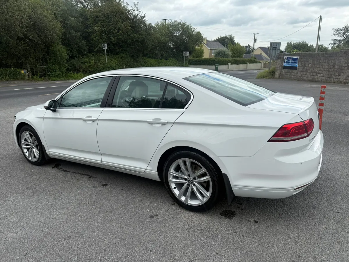 Volkswagen Passat 2015 1.6 TDI COMFORT LINE - Image 2