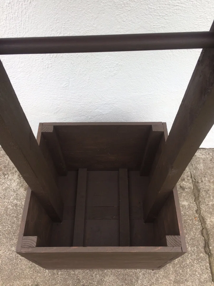 NEW Wishing Well Planter - Image 2