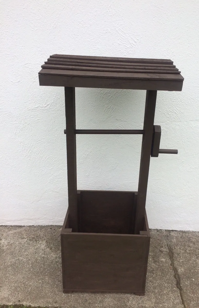 NEW Wishing Well Planter - Image 3