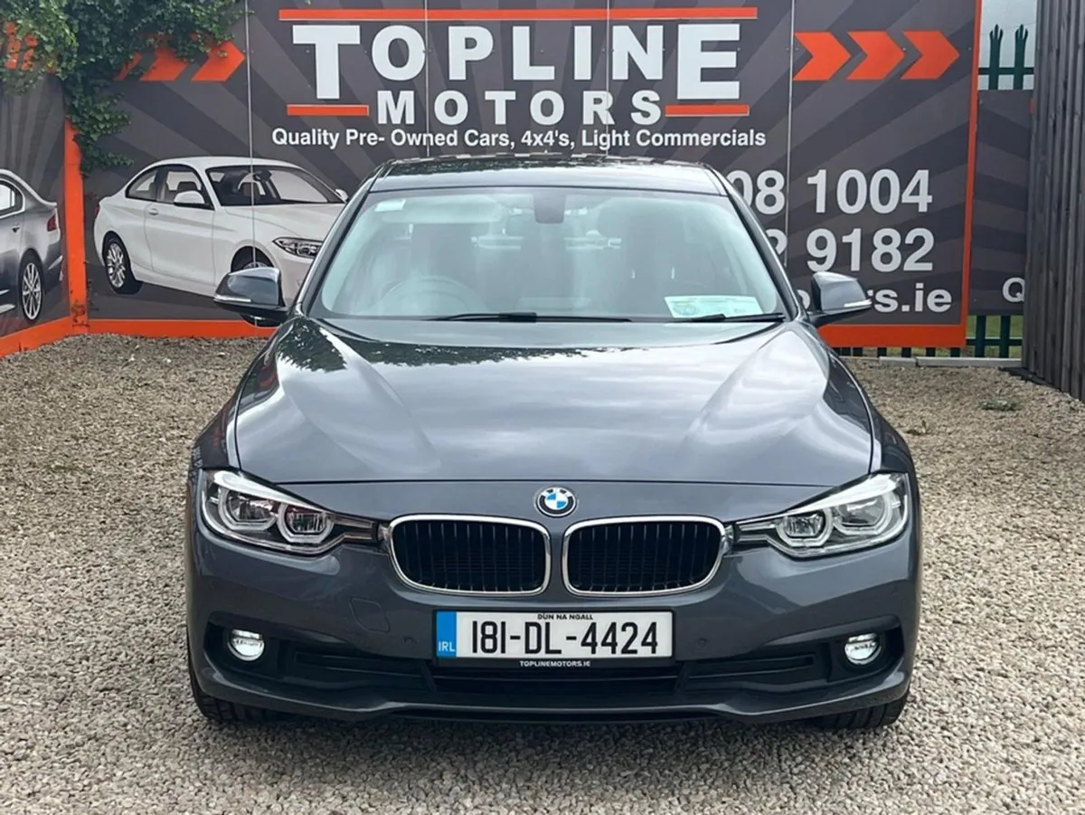 BMW 3 Series  sport//low Low Kms/ Like New Condit - Image 4